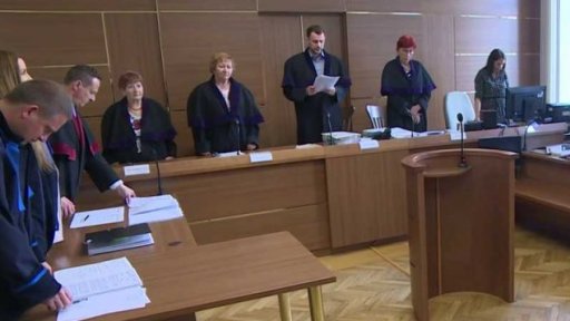 Soud potrestal policistu