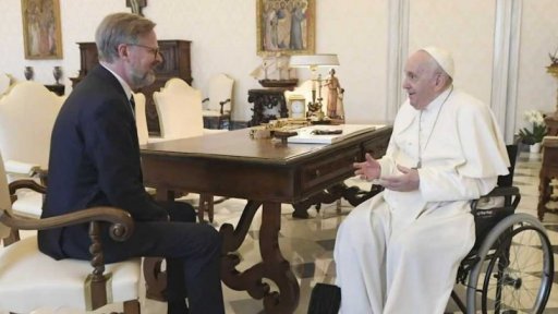 Papež František dostal pozvání k návštěvě ČR