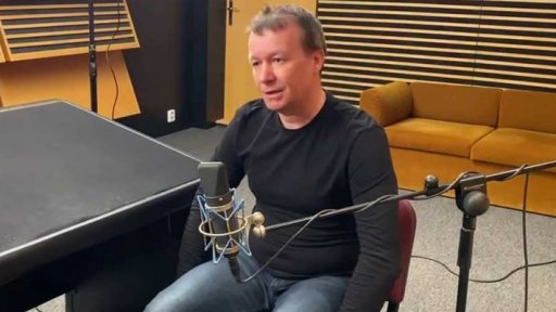Background ČT24: Petr Honzejk