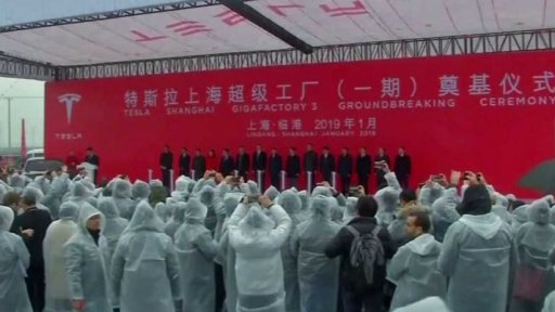 Tesla otevřela pobočku v čínském Sin-ťiangu