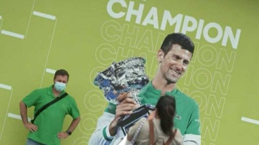 Djokovič se vrátil do Srbska