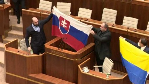 Slovensko-americká dohoda o spolupráci + rozhovor se S. Abrahámem