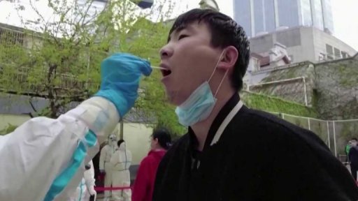 Sporný postup proti koronaviru v Šanghaji + rozhovor s F. Jiroušem