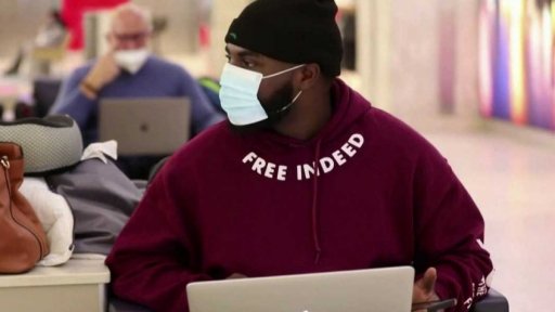 Konec roušek v letadlech v USA