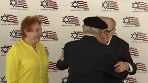 Přeživší holocaustu se setkali po 80 letech