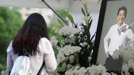 Poslední rozloučení se zavražděným Šinzóem Abem