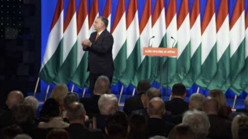 Kritika Orbánova projevu + rozhovor s P. Janebovou