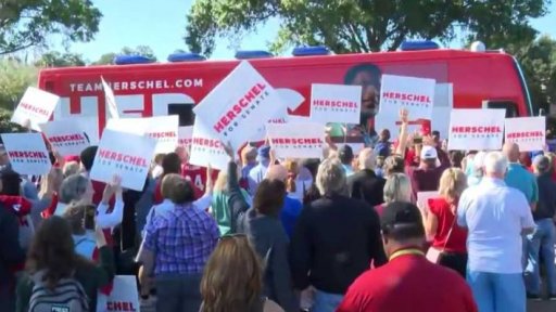 Jeden den do klíčových voleb v USA + rozhovor s J. Benešem