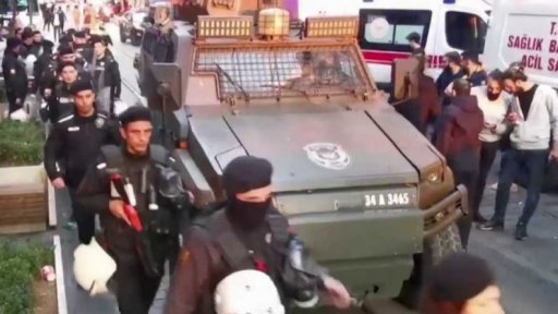 Pátrání po pachatelích útoku v Istanbulu