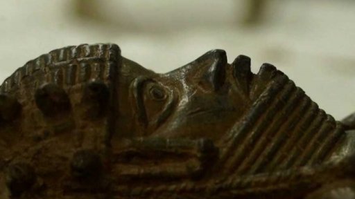 Vracení archeologických nálezů do zemí původu + rozhovor s P. Titzem