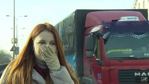 Zákulisí: nehoda v přímém přenosu a vtipné momenty z příprav reportérů