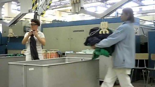 Saša Uhlová opět zkoumá špatně placené profese - tentokrát v zahraničí