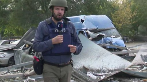 Jak ukázat válku, ale současně neprozradit citlivé informace nepříteli