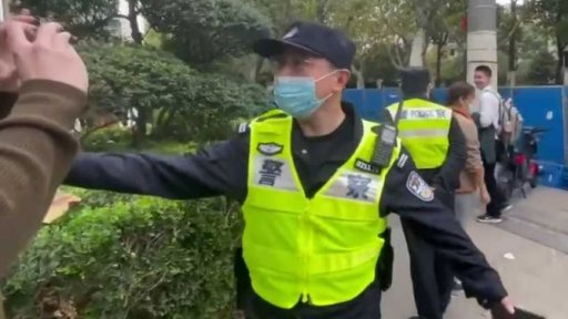 Zbitý korespondent britské BBC v Číně