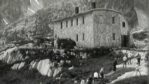 Turistická rekreace ROH - výšlap k Téryho chatě (1954)