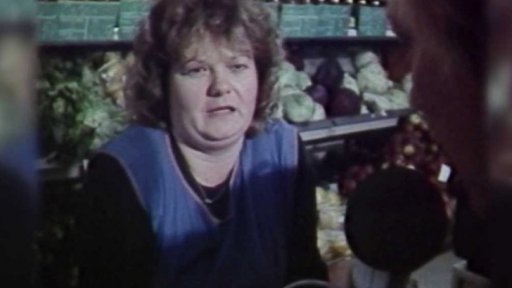 Nedostatek brambor v Pardubicích a brambory v soukromé prodejně z Polska (1990)