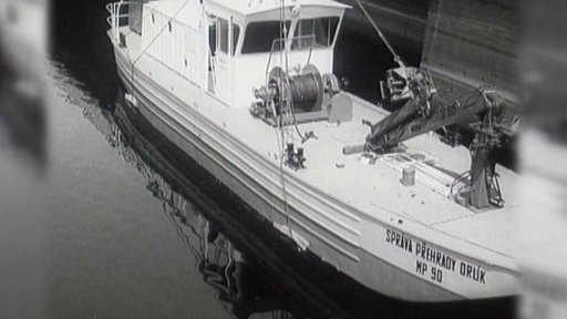 Pokřtění a spuštění manipulační lodi MP 90 (1978)