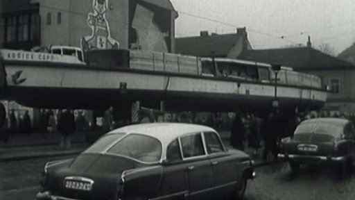 Přeprava lodi na kolech ulicemi Prahy (1962)