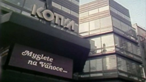 Vánoční zboží s předstihem v Kotvě (1982)