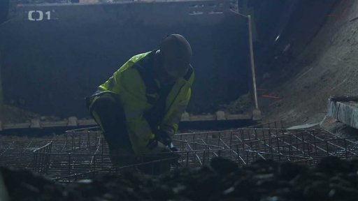 Metro D se smí stavět