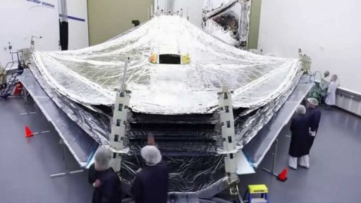 Vesmírný teleskop Jamese Webba zvládl klíčové manévry