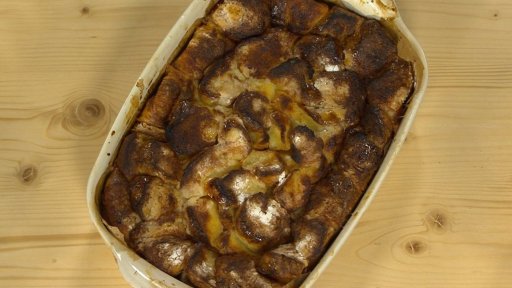 Žemlovka s jablky a skořicí