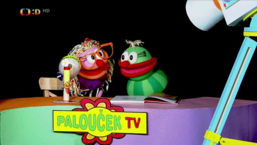 Fámula představuje knížku.