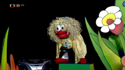 Muf předstírá, že je Sýréna.