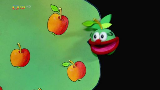 Muf v lstivém převleku za otrávené jablko.