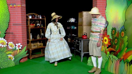 Polapil chtěl Pipetě uplést šálu, ale zamotal se do vlnky. Pipeta ho zachrání, ale omotá zase sebe, co s tím?