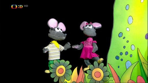 Tryskáček běhá do sklepa a zpátky hlídat romadůry a Fámula mu vysvětlí, že tím trénuje své super já!