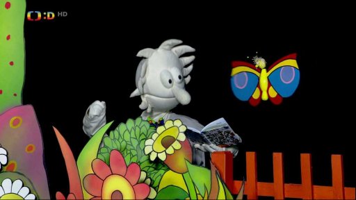 Pip s Otylkou hrají na schovávanou, Pip si u toho čte knížku Metamorfórky, a tak ho prozadí smích.