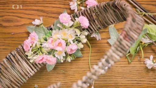 Dekorace z drátu a papíru