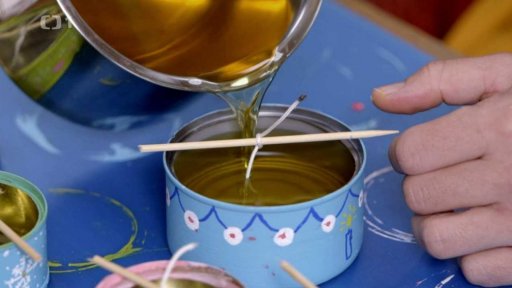 Svíčky ze starých plechovek