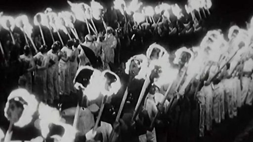 Na Shetlandských ostrovech vítají jaro ohněm