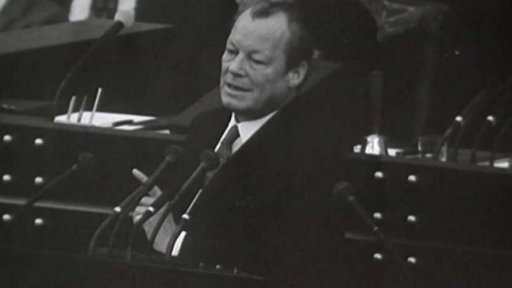 Spolkový sněm v NSR ratifikoval smlouvy se Sovětským svazem a Polskem