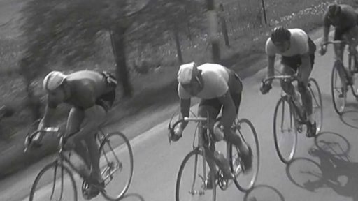 V cíli 10. etapy Závodu míru si oblékl V. Moravec trikot nejlepšího jednotlivce