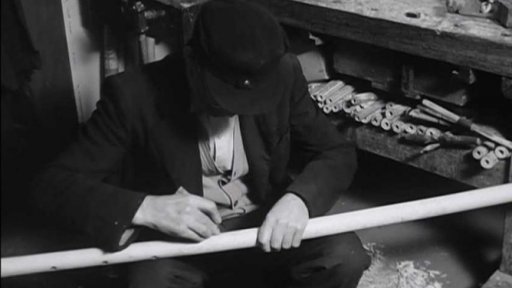 Matúš Nosál’ z Vígĺaše už roky vyrábí fujary