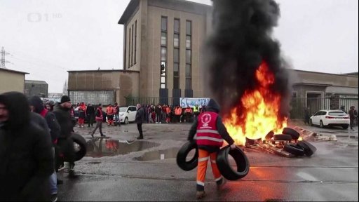 Protesty proti penzijní reformě ve Francii