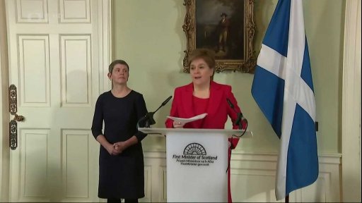 Rezignace skotské premiérky