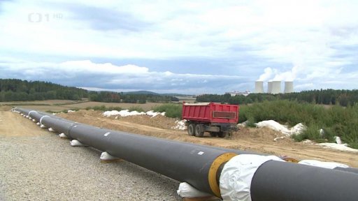 Stavba horkovodu z Temelína