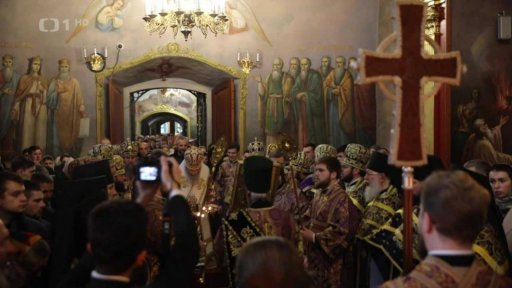 Spor o církevní podporu invaze