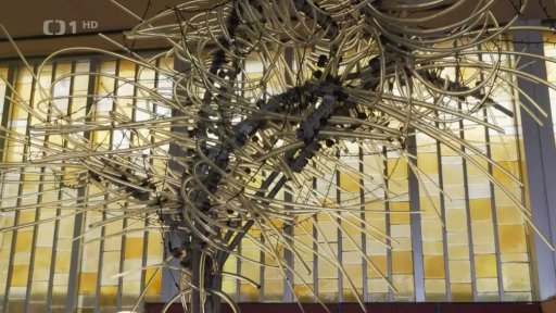 Návrat skleněné plastiky z Japonska