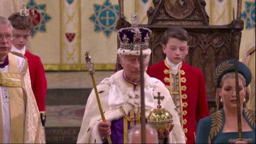 Britský král Karel III. byl korunován