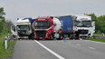 Nehoda kamionů na D2