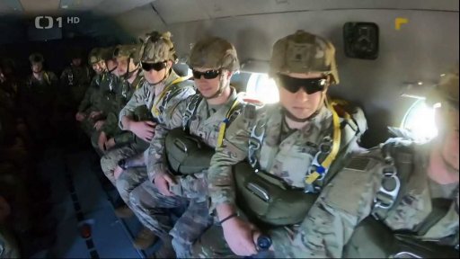 Soutěž výsadkářů Airborne triatlon v Chrudimi