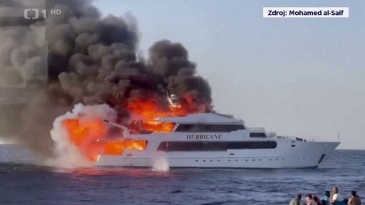 Požár na lodi v Egyptě