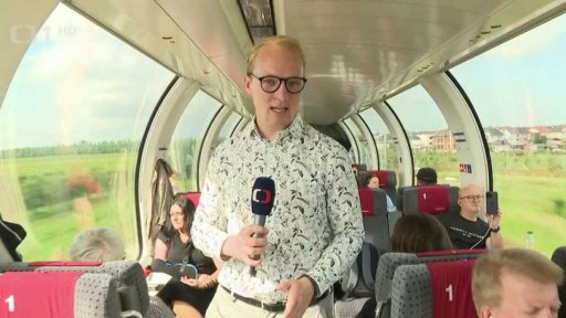 Panaromatický vlak projíždí Českem