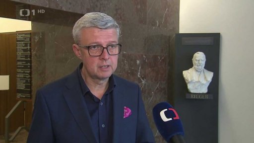 Mimořádná schůze o vládních úsporách