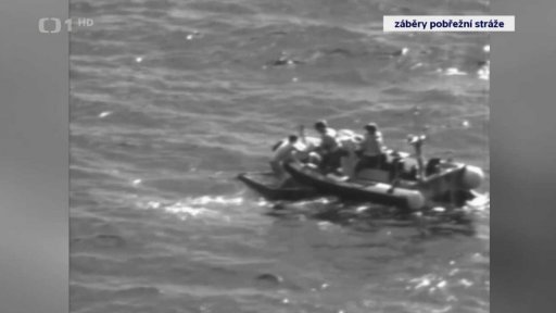 Záchrana muže v lodi